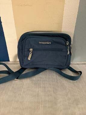 Baggallini Triple Zip Bagg Small Crossbody Bag - Navy Blue